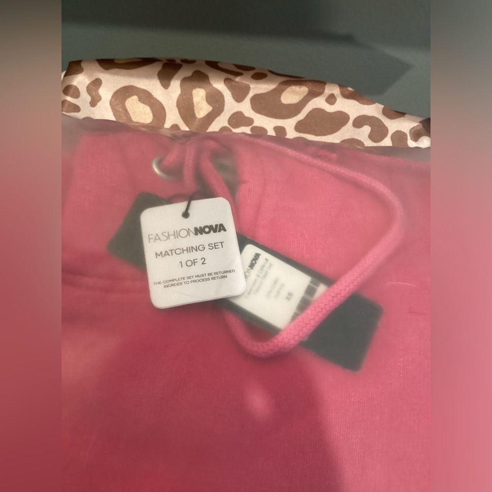 Fashion Nova 2-Piece Expensive & Difficult Acid Washed Pink Fleece Set - XS - BN - Picture 3 of 8